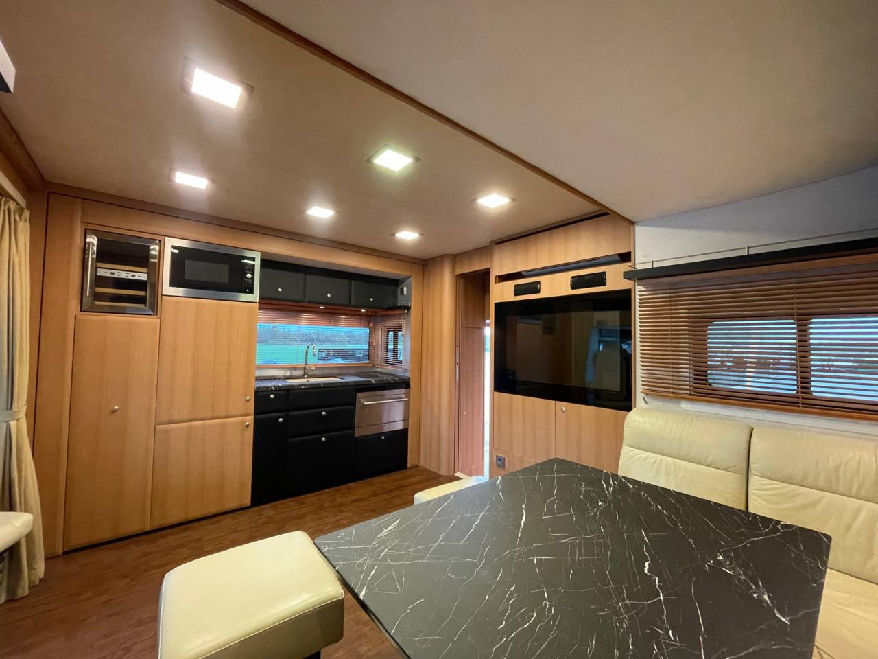 Camión para caballos Ketterer MERCEDES 2013 De segunda mano