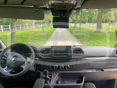 Furgoneta para caballos Krismar renault master 165 cv 2024 Nuevo