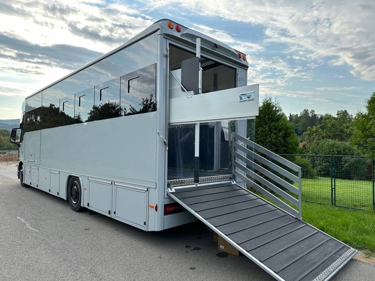 Camión para caballos Man MAN 0 Nuevo