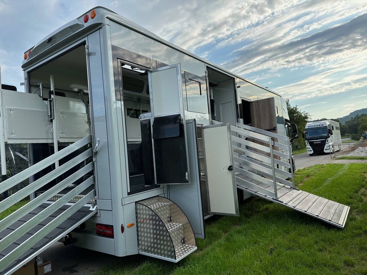 Camión para caballos Man MAN 0 Nuevo