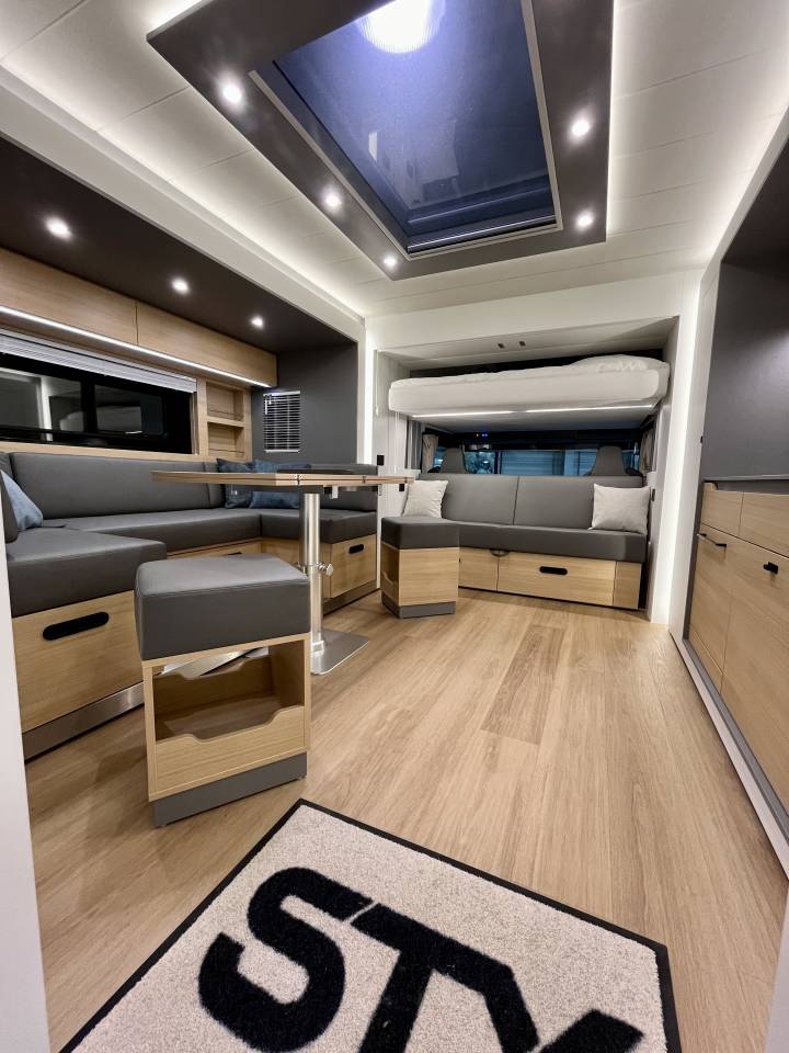 Camión para caballos STX SCANIA S500 2023 Nuevo