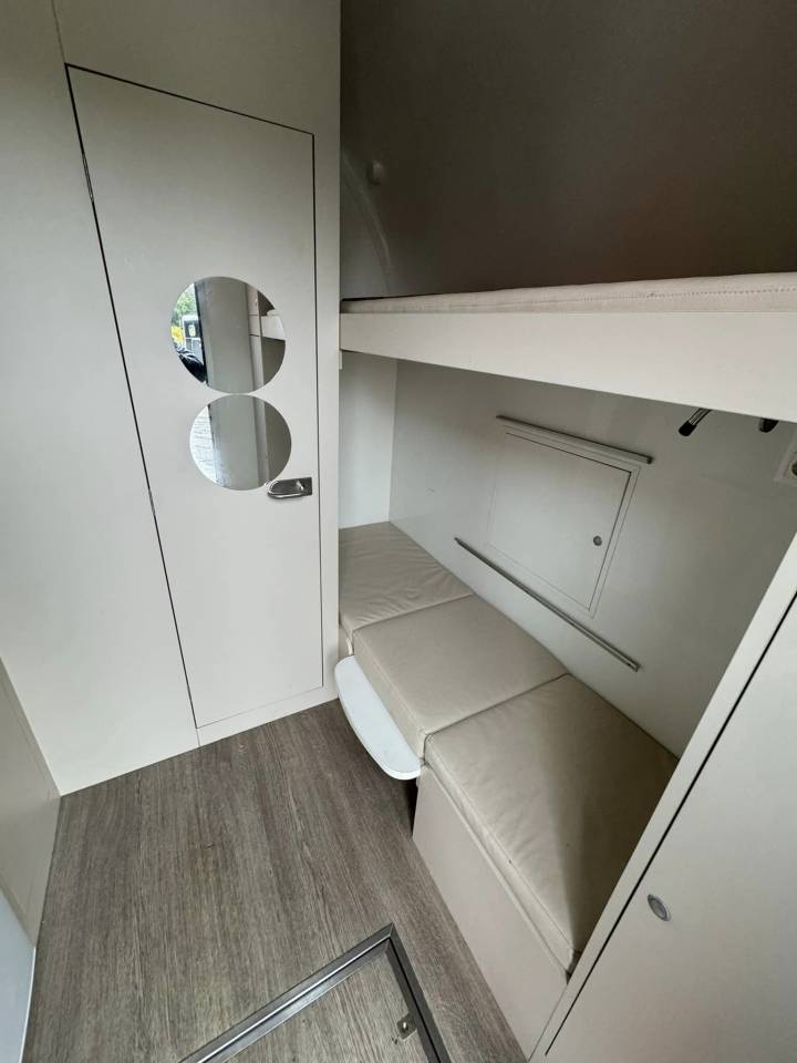 Camión para caballos STX trailer 2021 De segunda mano