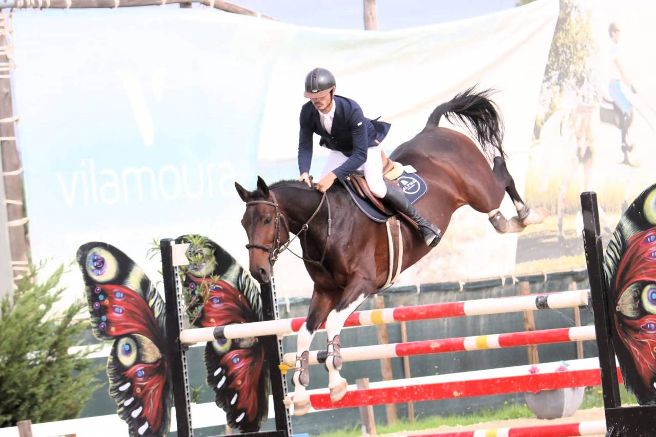 Espectacular pio de salto con origen materna 5estrellas