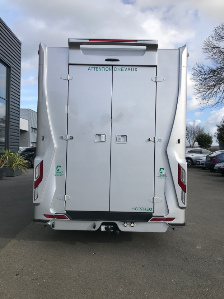 Furgoneta para caballos Renault Master 2019 De segunda mano