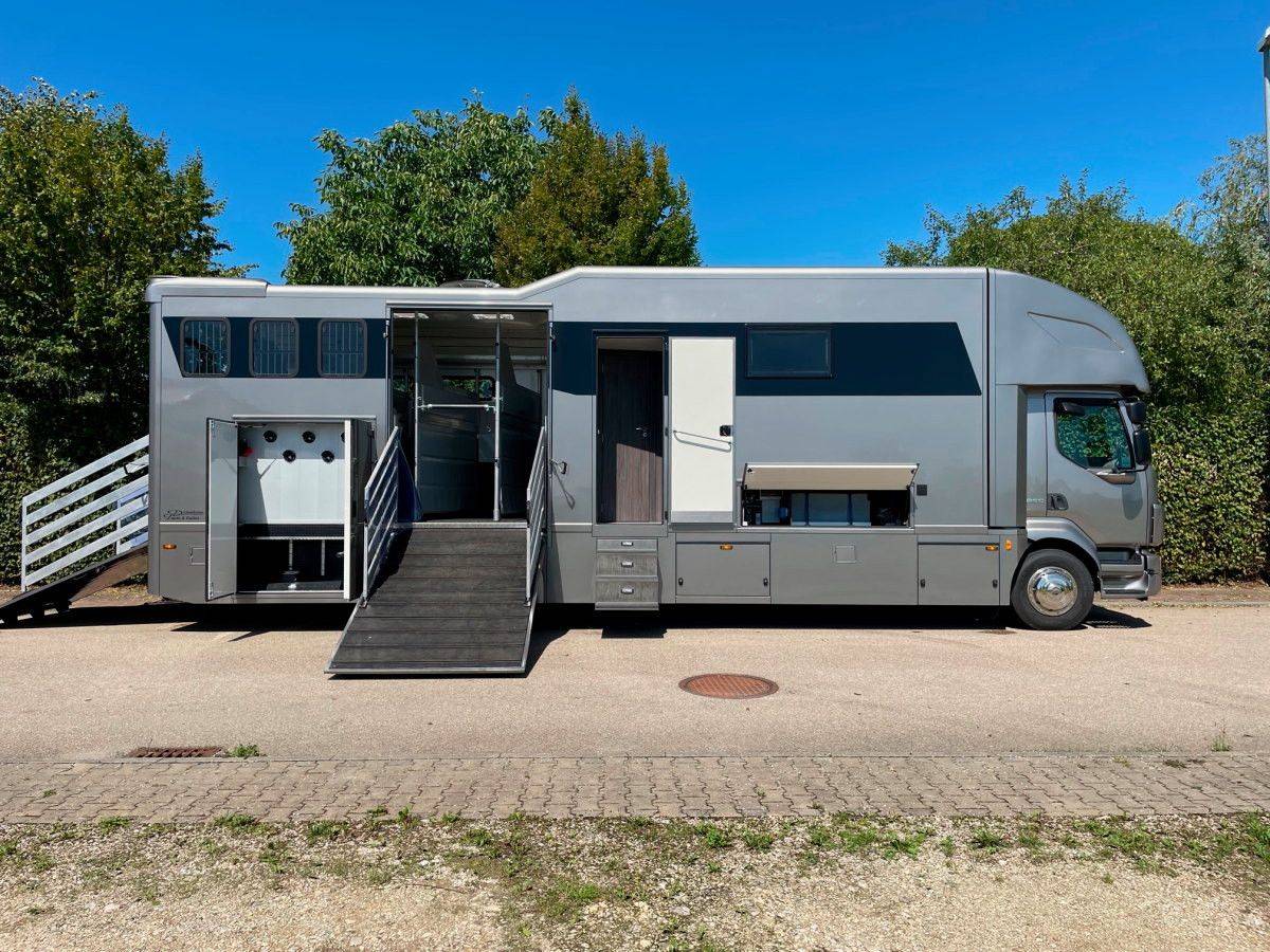 Camión para caballos Volvo VOLVO 0 De segunda mano