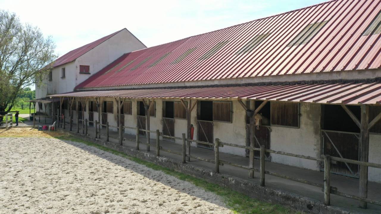 Cuadra de propietarios En venta Sena y Marne