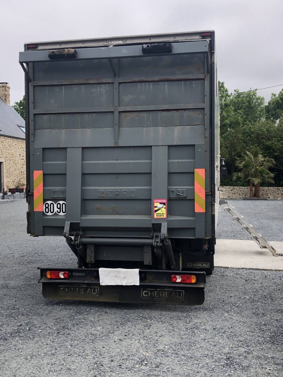 Camión para caballos Renault MIDLUM 240 DXI - 16 tonnes 2008 De segunda mano