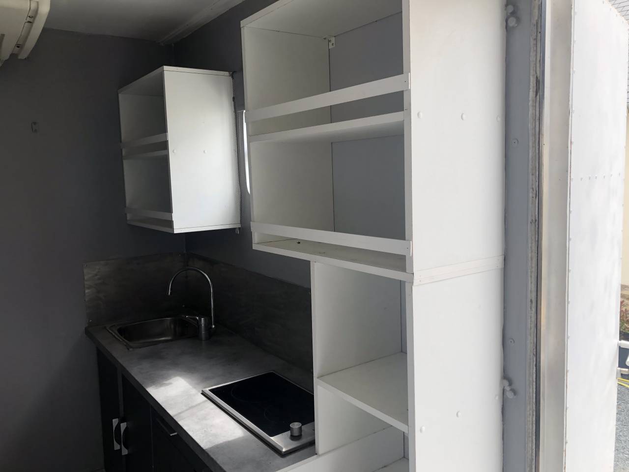 Camión para caballos Renault MIDLUM 240 DXI - 16 tonnes 2008 De segunda mano