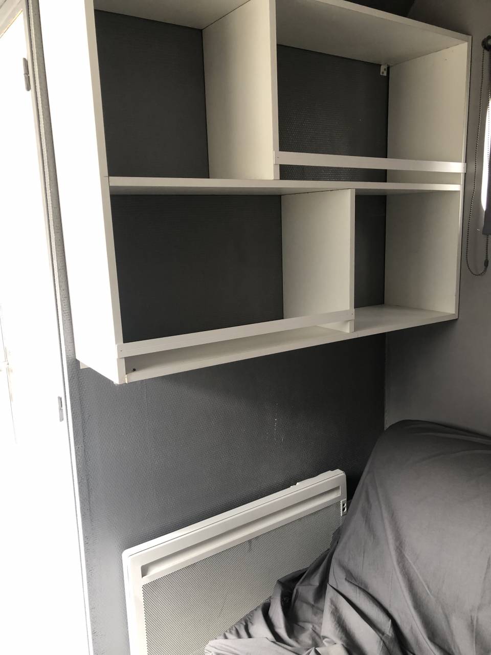 Camión para caballos Renault MIDLUM 240 DXI - 16 tonnes 2008 De segunda mano