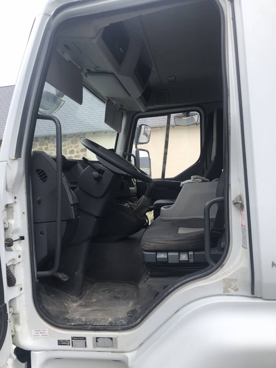 Camión para caballos Renault MIDLUM 240 DXI - 16 tonnes 2008 De segunda mano