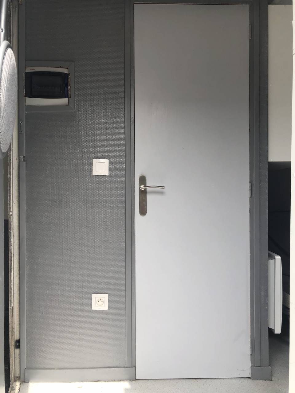 Camión para caballos Renault MIDLUM 240 DXI - 16 tonnes 2008 De segunda mano