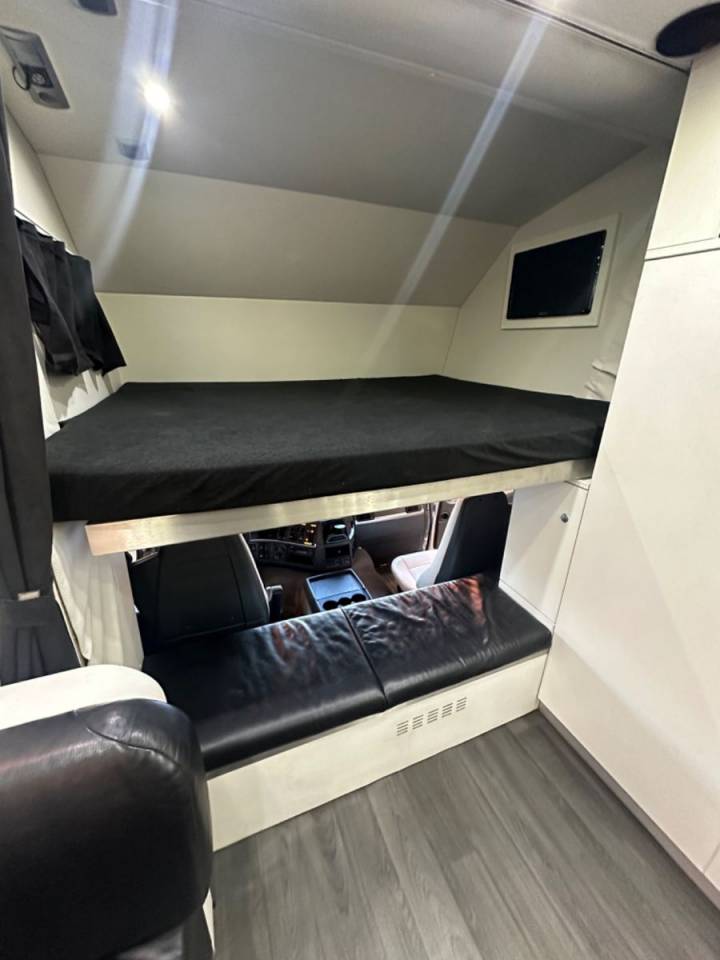 Camión para caballos Otra marca VOLVO 0 De segunda mano