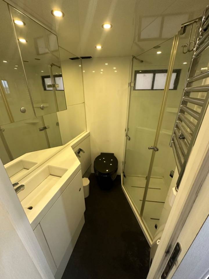 Camión para caballos Otra marca VOLVO 0 De segunda mano