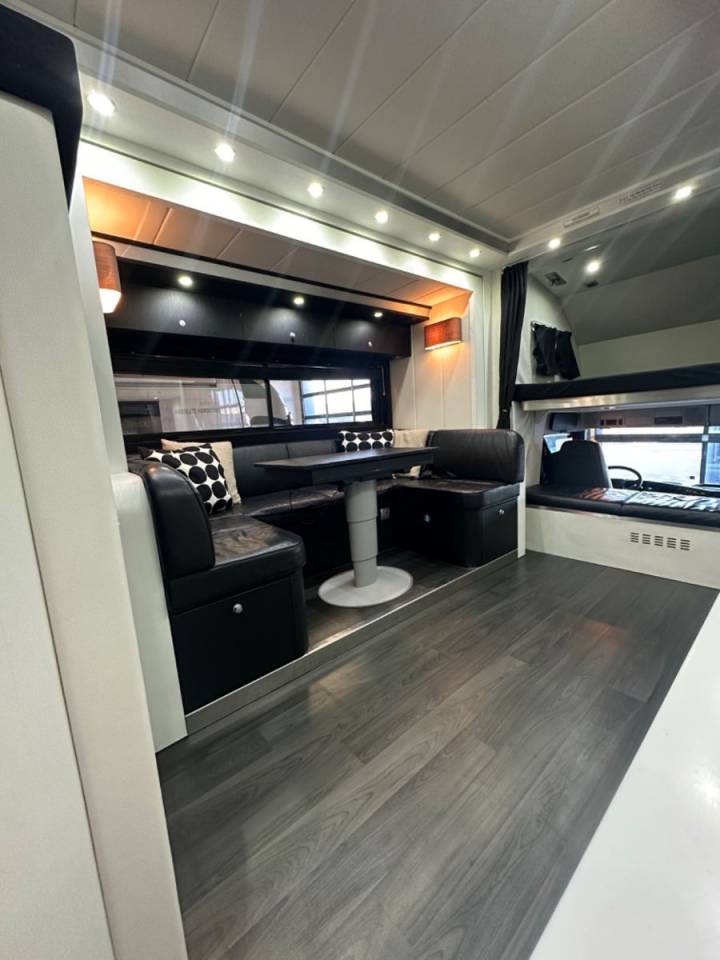 Camión para caballos Otra marca VOLVO 0 De segunda mano