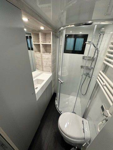 Camión para caballos Otra marca VOLVO 0 De segunda mano