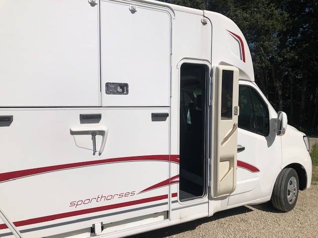 Furgoneta para caballos Trans Box NEW SVELTO 4 R 2024 Nuevo