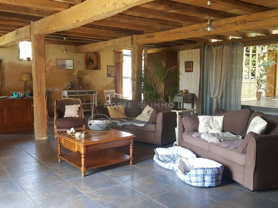 Propiedad ecuestre En venta Vend&eacute;e