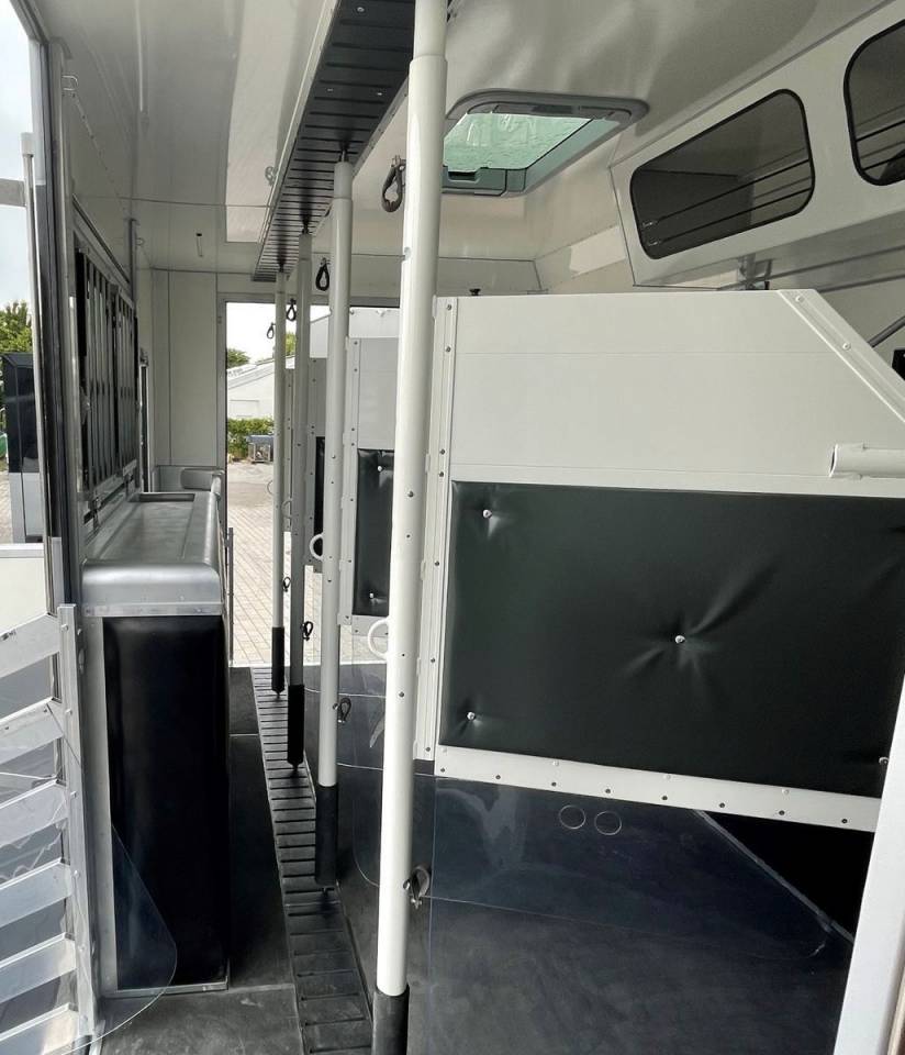 Camión para caballos Man MAN 0 Nuevo