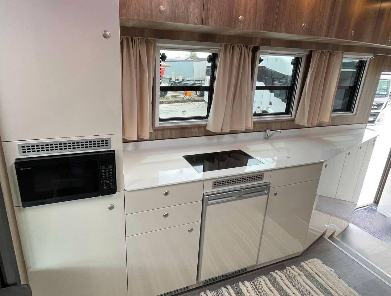 Camión para caballos Man MAN 0 Nuevo