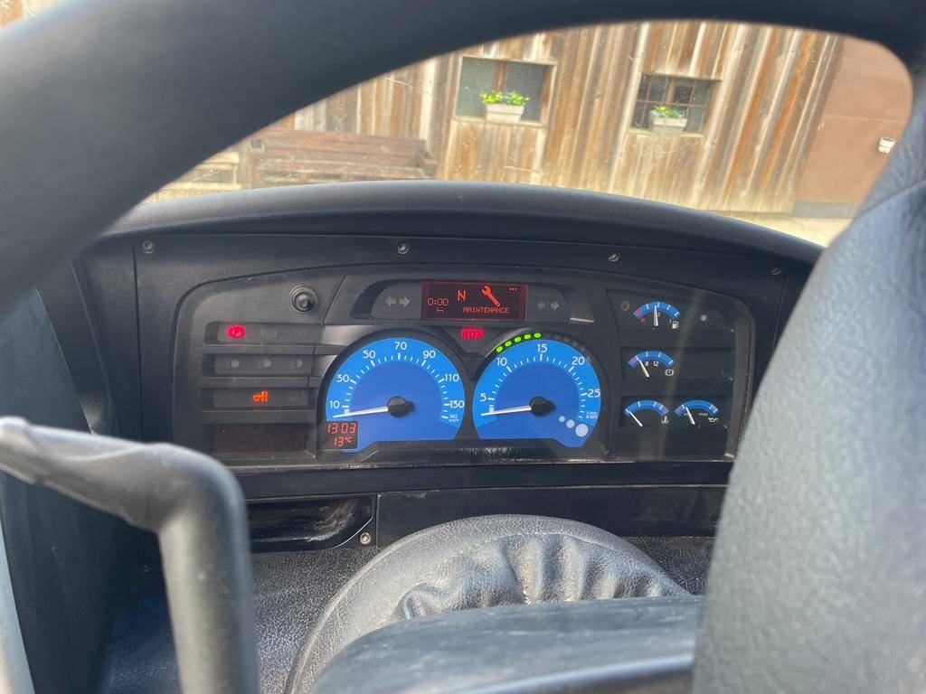 Camión para caballos Renault RENAULT 0 De segunda mano