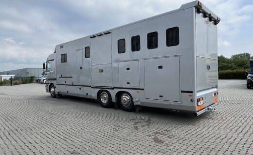 Camión para caballos Mercedes actros 2000 De segunda mano