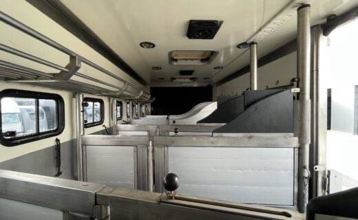 Camión para caballos Mercedes actros 2000 De segunda mano