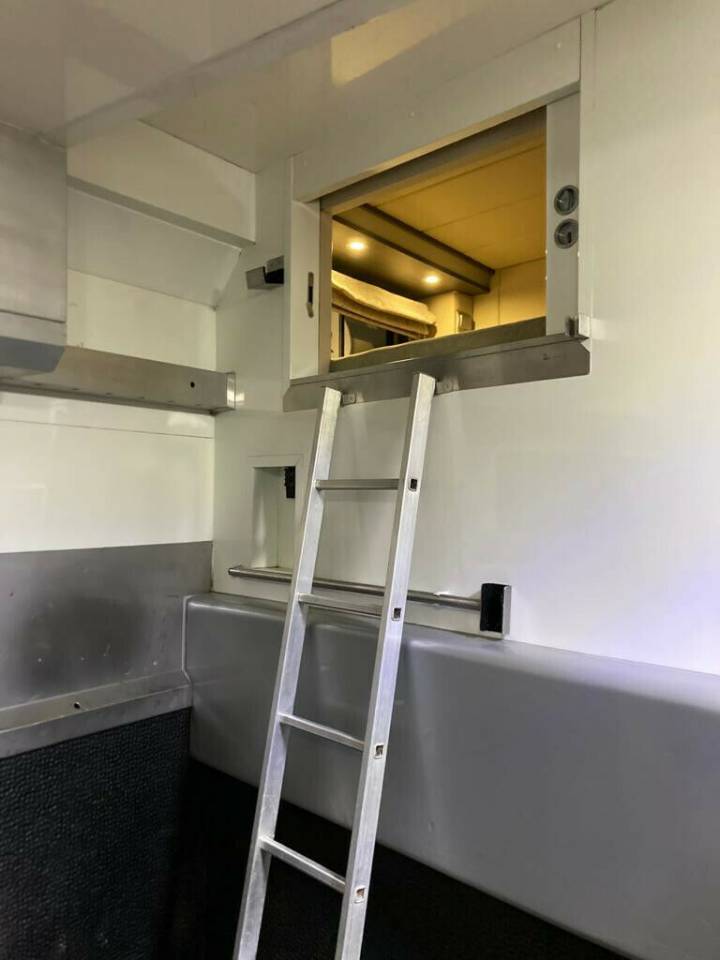 Camión para caballos Iveco IVECO 0 De segunda mano