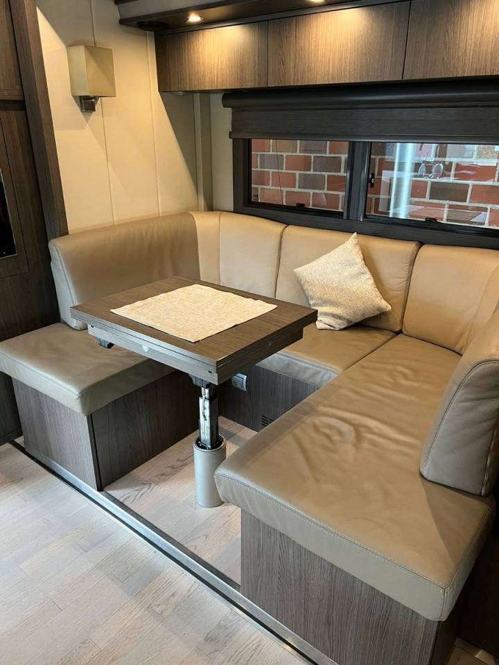 Camión para caballos Iveco IVECO 0 De segunda mano