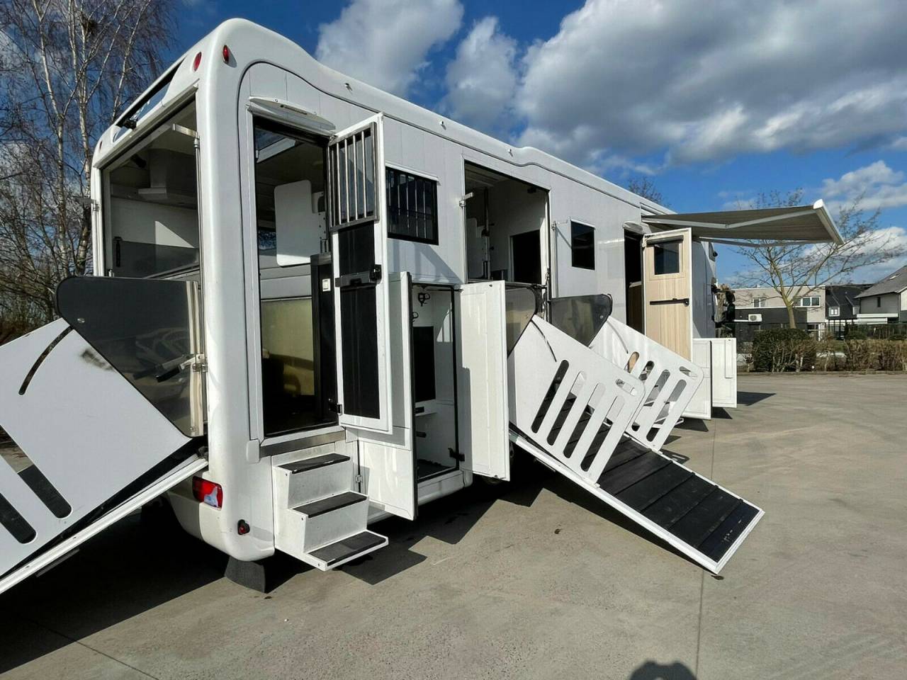 Camión para caballos Iveco IVECO 0 De segunda mano