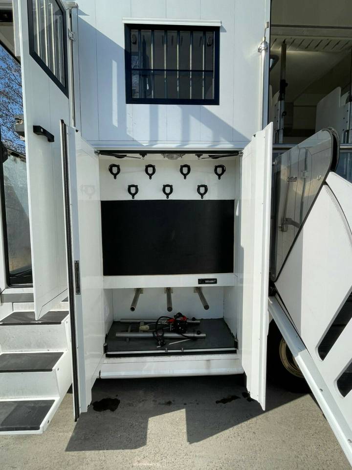 Camión para caballos Iveco IVECO 0 De segunda mano