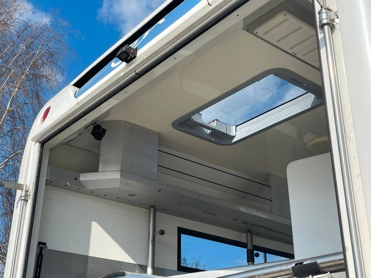 Camión para caballos Iveco IVECO 0 De segunda mano