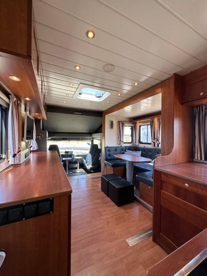 Camión para caballos Scania SCANIA 0 De segunda mano