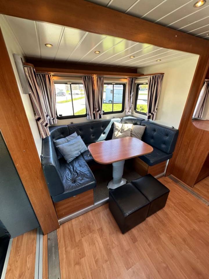 Camión para caballos Scania SCANIA 0 De segunda mano