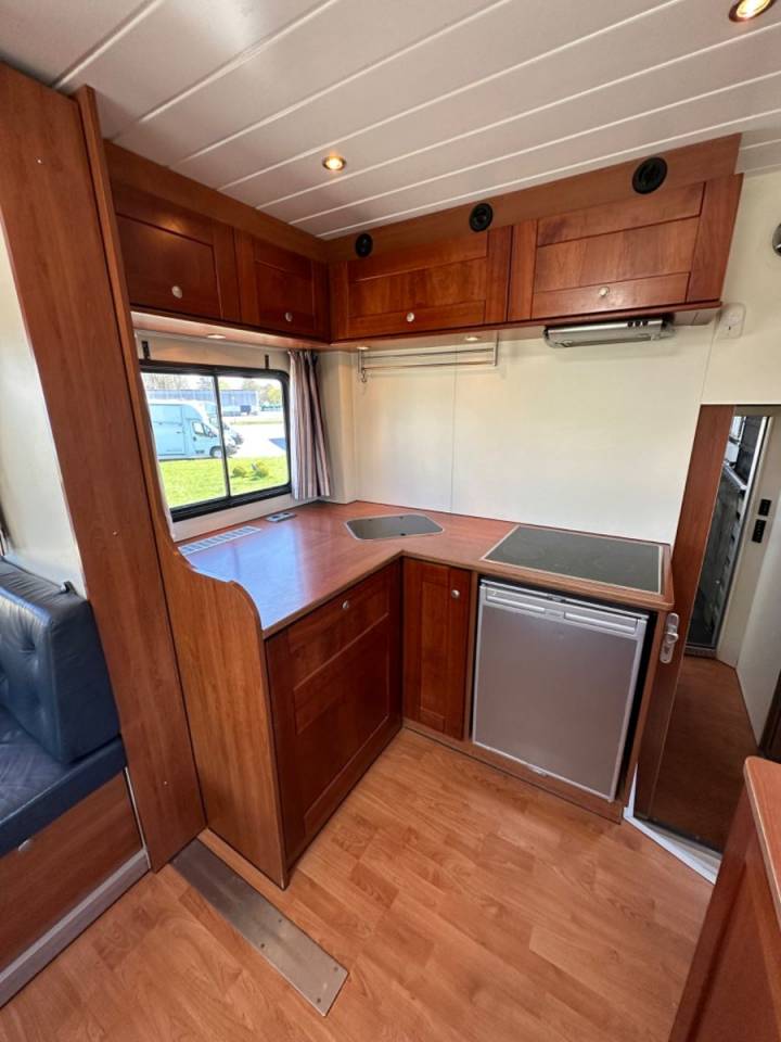 Camión para caballos Scania SCANIA 0 De segunda mano