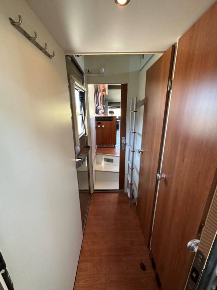 Camión para caballos Scania SCANIA 0 De segunda mano