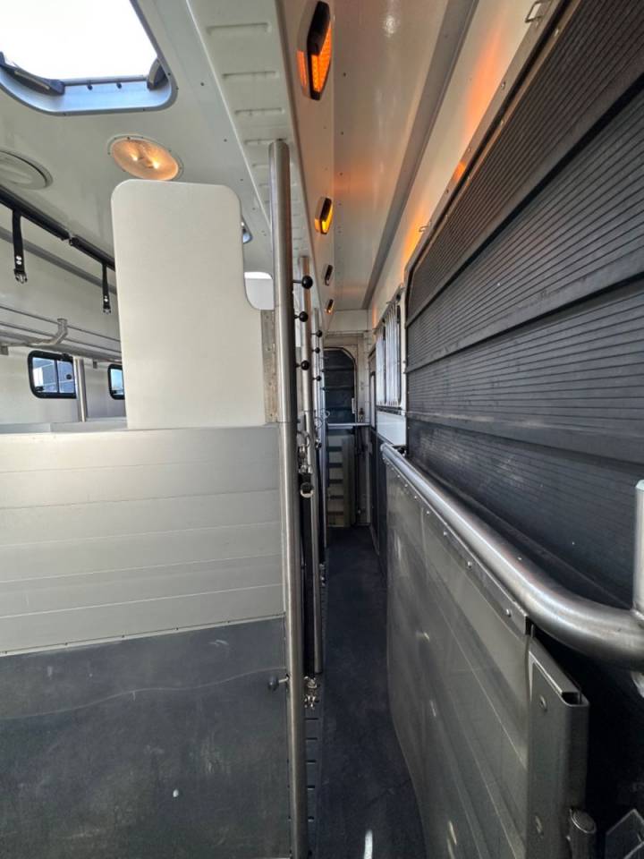 Camión para caballos Scania SCANIA 0 De segunda mano