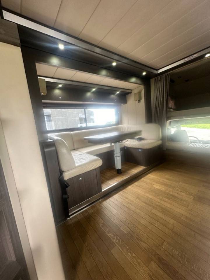 Camión para caballos Otra marca VOLVO 0 De segunda mano