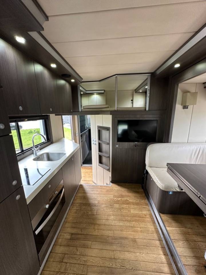 Camión para caballos Otra marca VOLVO 0 De segunda mano