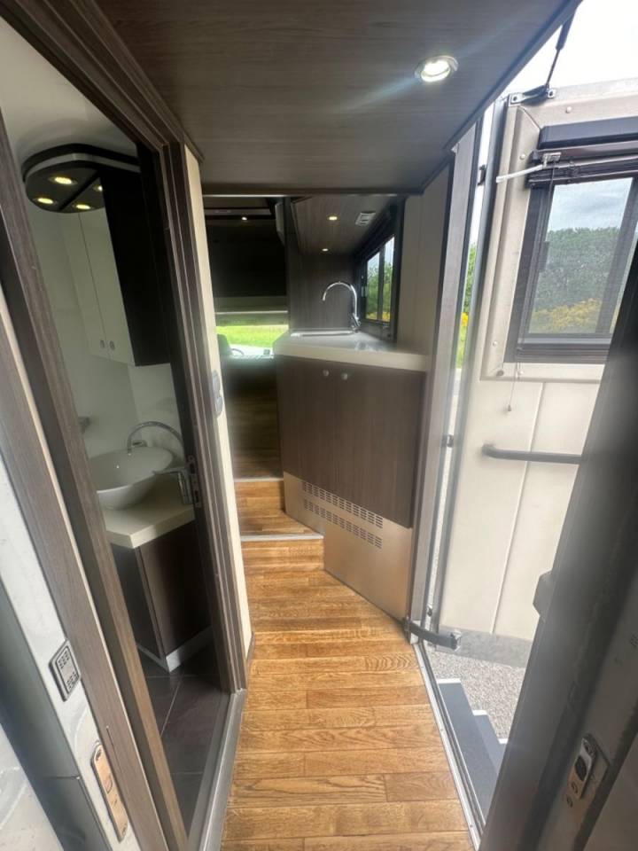 Camión para caballos Otra marca VOLVO 0 De segunda mano