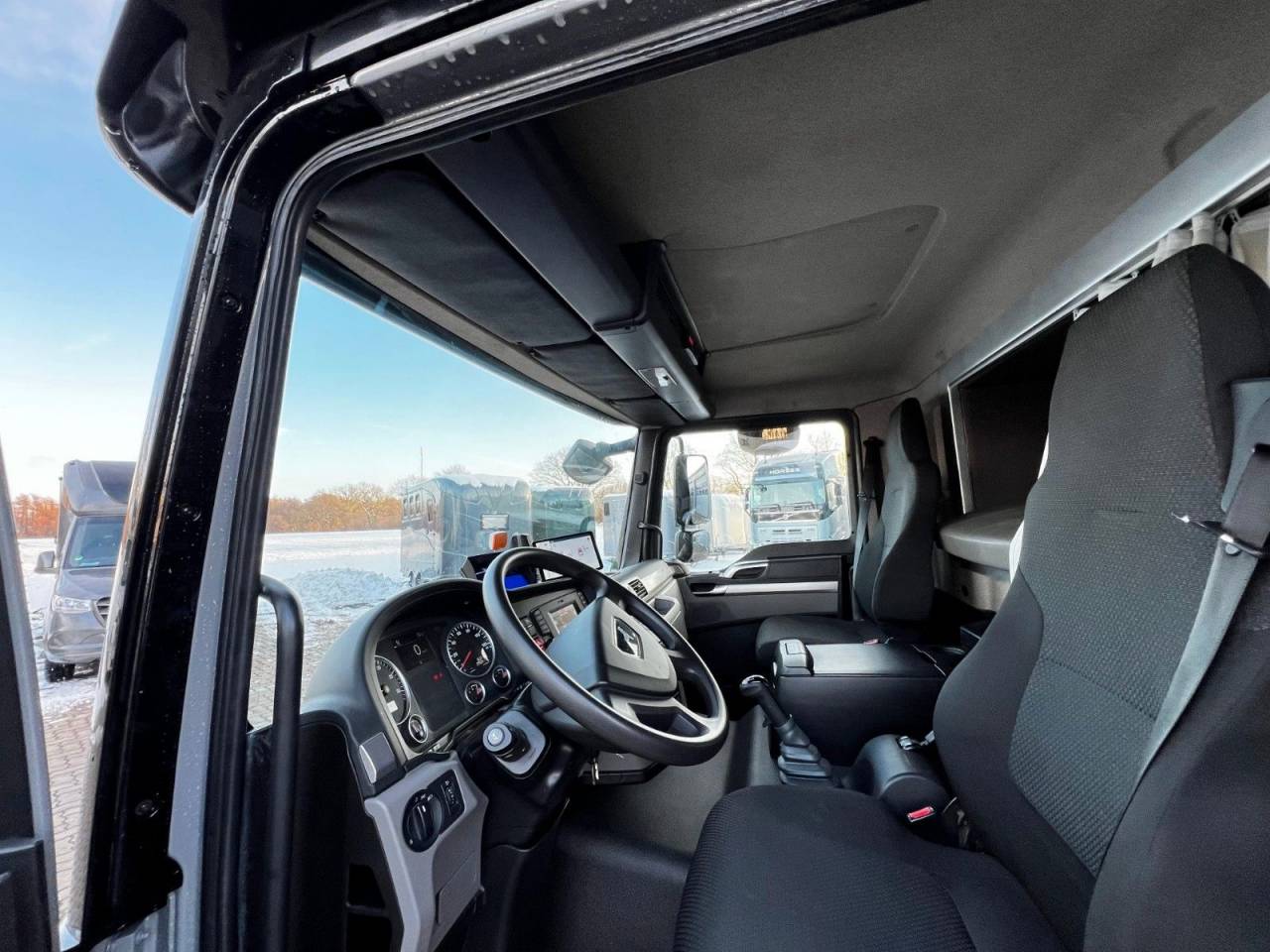 Camión para caballos Man MAN 0 De segunda mano