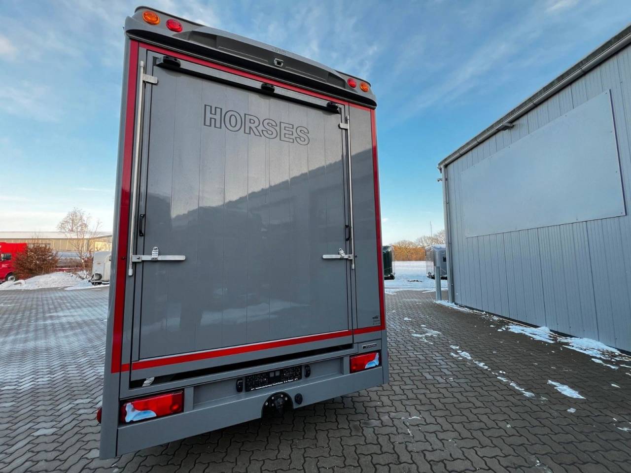 Camión para caballos Man MAN 0 De segunda mano
