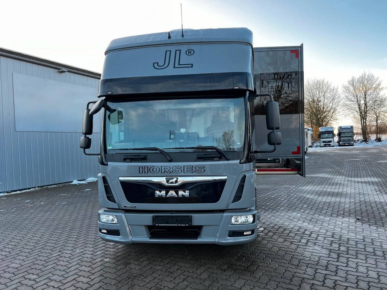 Camión para caballos Man MAN 0 De segunda mano