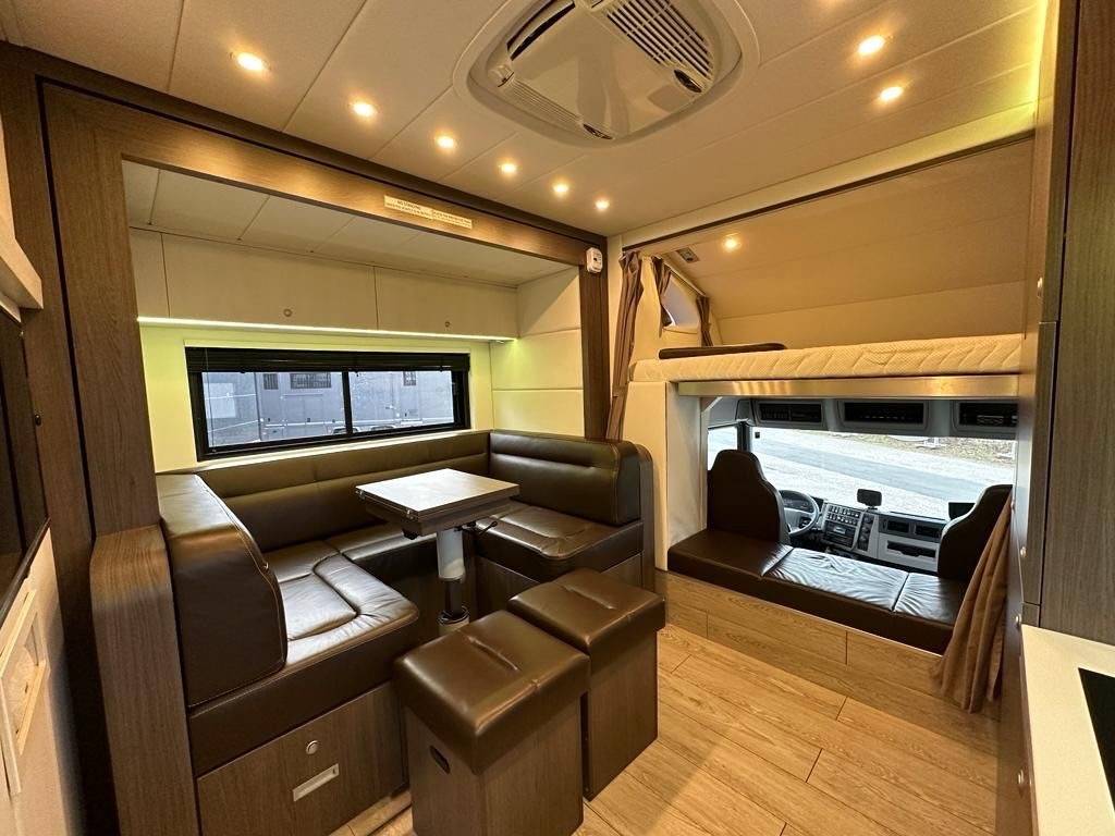 Camión para caballos Otra marca VOLVO 0 De segunda mano