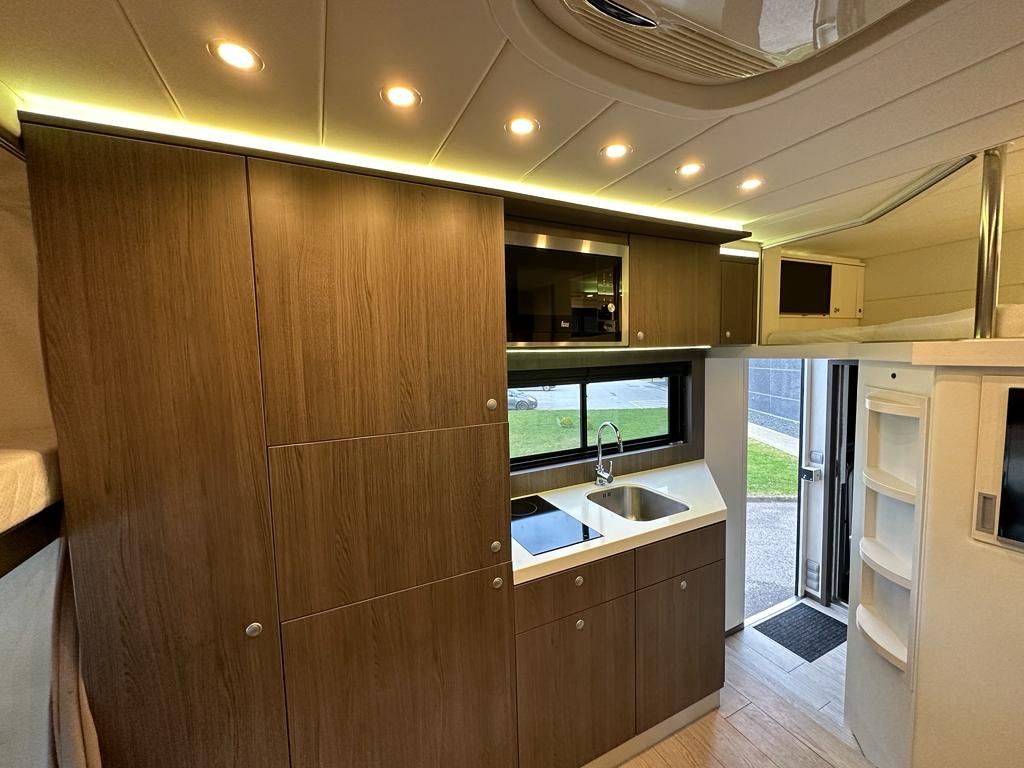 Camión para caballos Otra marca VOLVO 0 De segunda mano