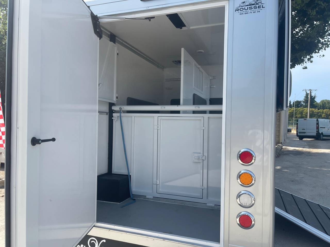 Furgoneta para caballos Les Vans Roussel MASTER 2020 Nuevo