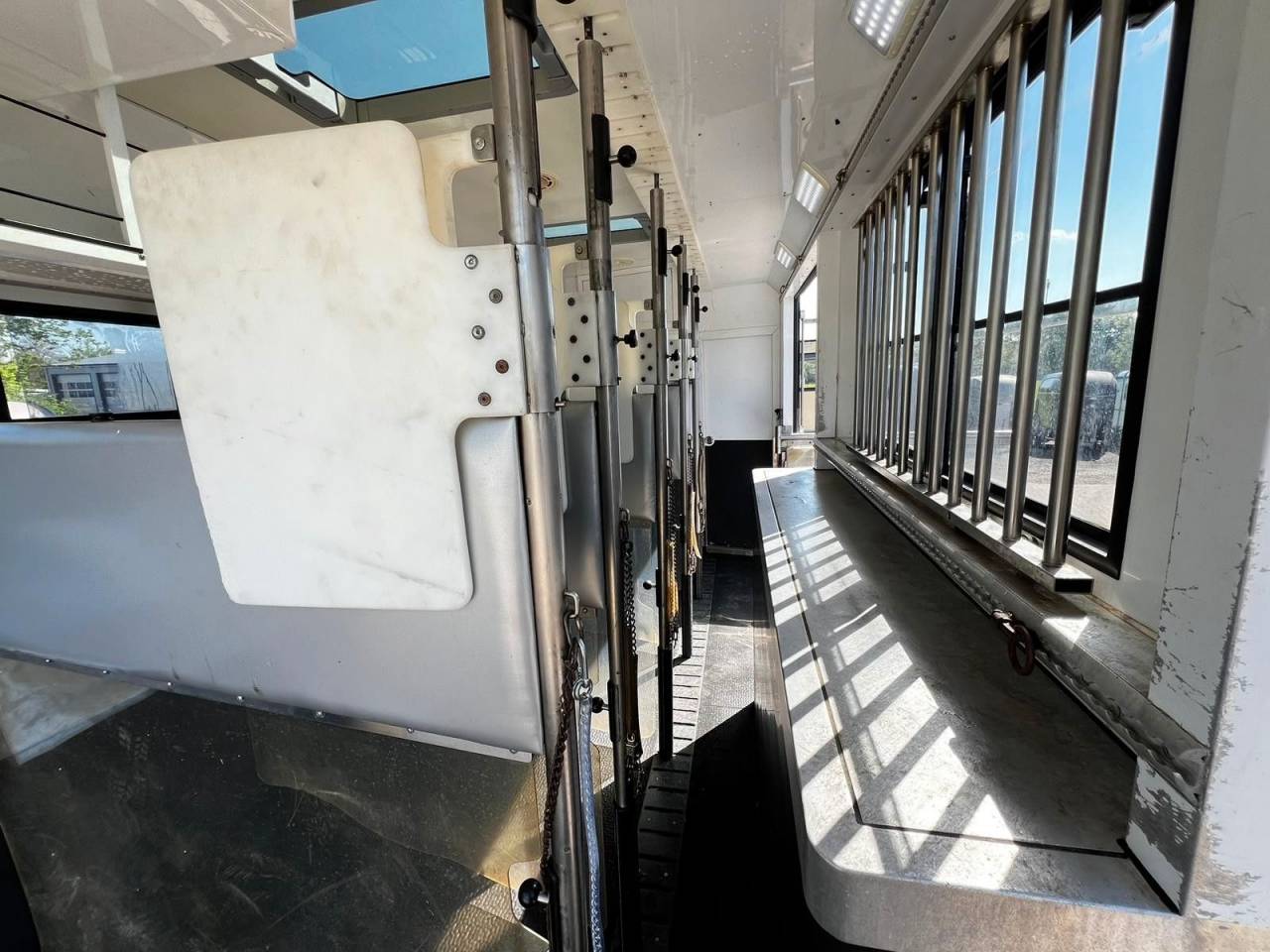 Camión para caballos Otra marca MAN  0 De segunda mano