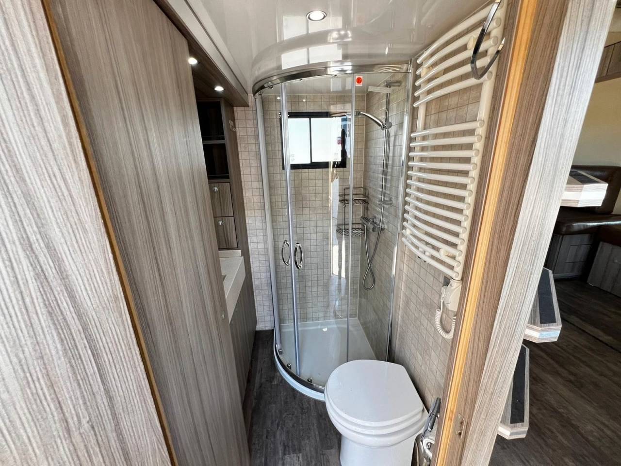 Camión para caballos Otra marca MAN  0 De segunda mano