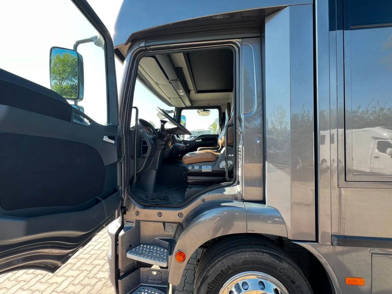 Camión para caballos Otra marca MAN  0 De segunda mano