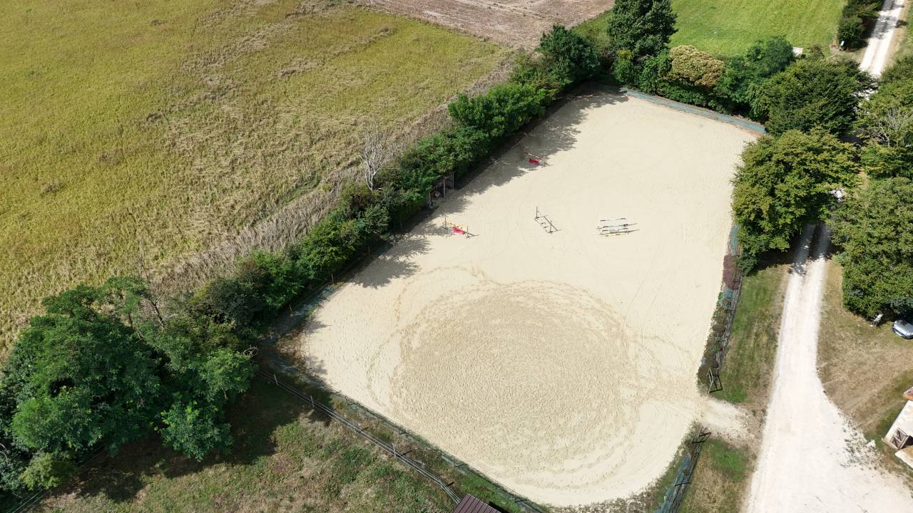 Bonita residencia ecuestre En venta Vienne