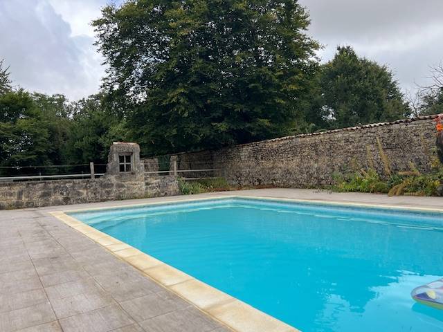 Bonita residencia ecuestre En venta Vienne